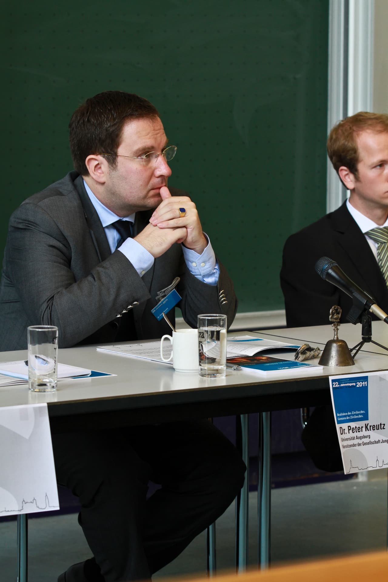 Peter Kreutz leitet ein Panel der GJZ-Jahrestagung 2011