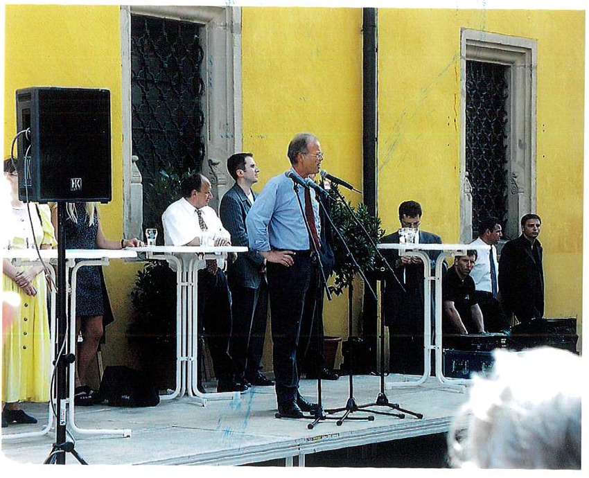 Rudolf Scharping spricht bei seinem Besuch in Dinkelsbühl